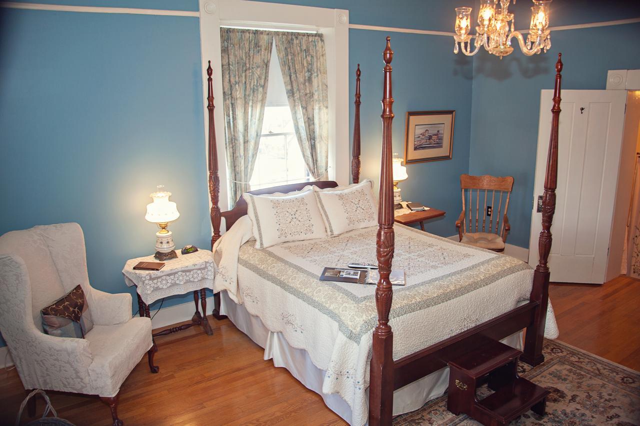 The Carriage Inn Bed And Breakfast Charles Town Dış mekan fotoğraf